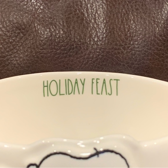 HOLIDAY FEAST Snoopy with Christmas Gift Ceramic Pet Food Bowl Rae Dunn Peanuts - Picture 3 of 8